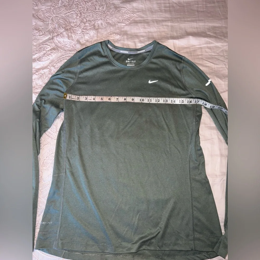Nike Dri-FIT Grey Long Sleeve Running Top Size L